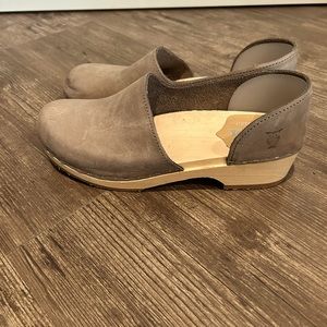 Sandgren Swedish clogs. Brett sand nubuck leather and wood soles.